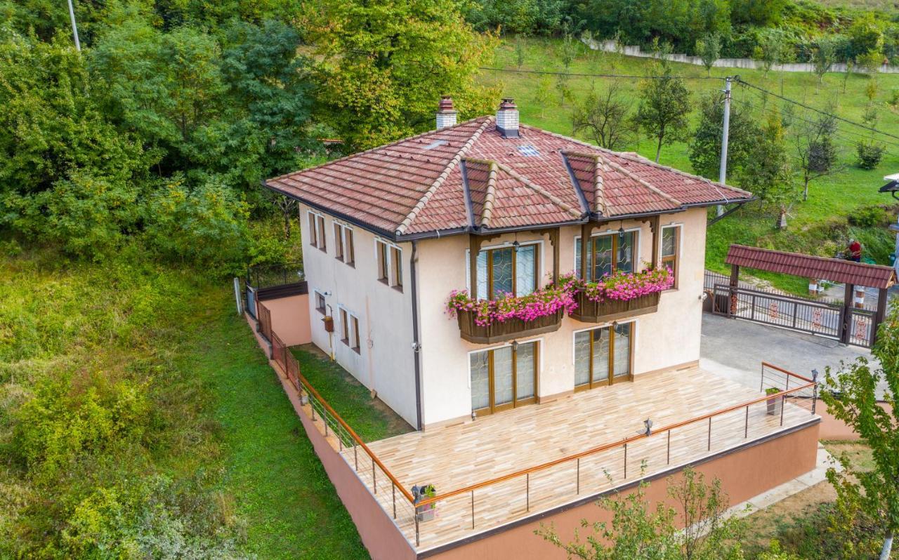 The View Apartment Visoko Buitenkant foto