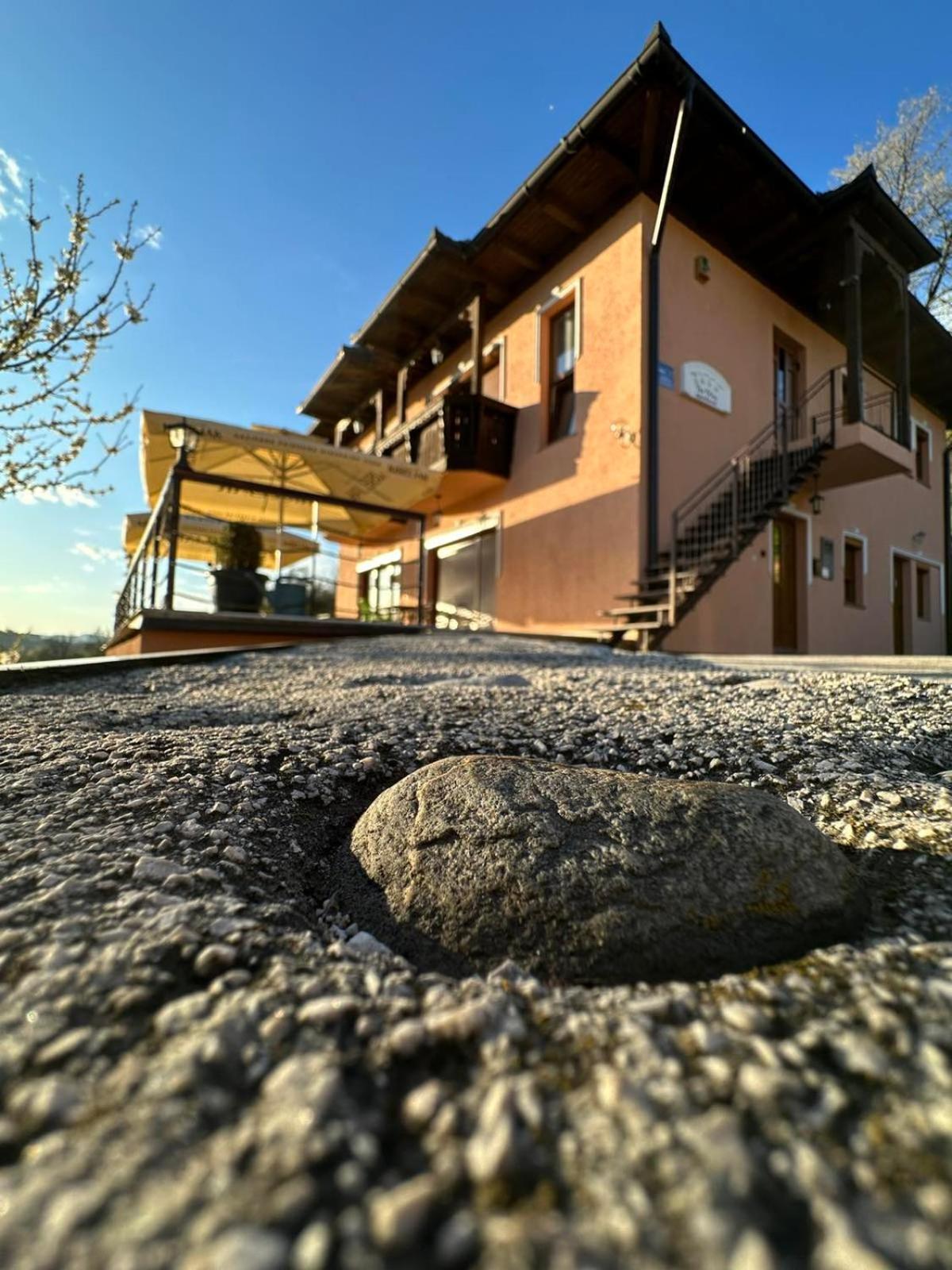 The View Apartment Visoko Buitenkant foto